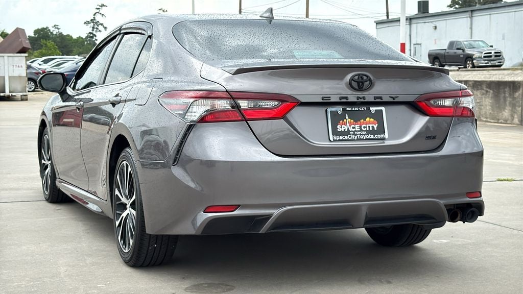2022 Toyota CAMRY SE