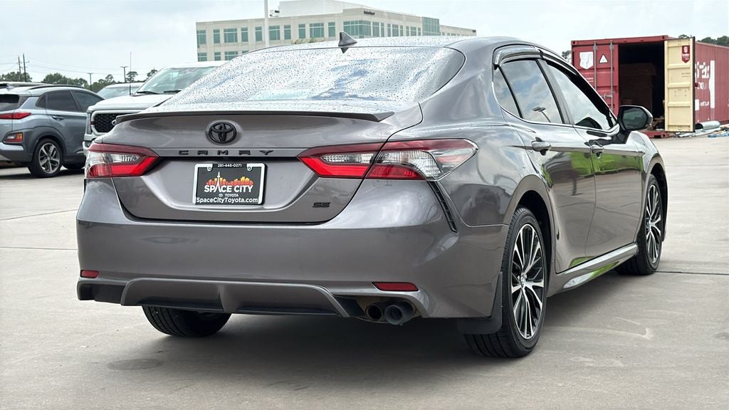 2022 Toyota CAMRY SE