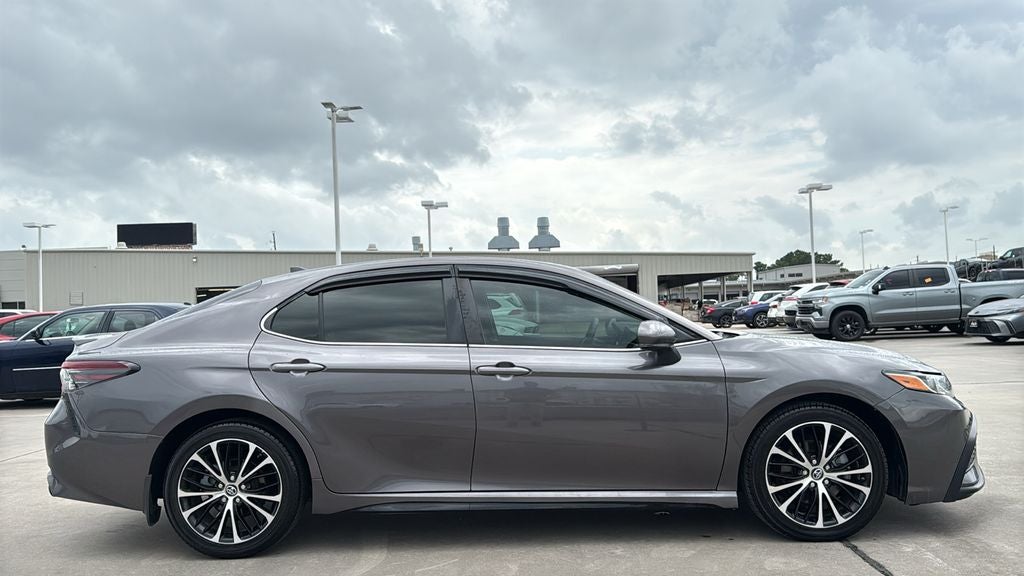 2022 Toyota CAMRY SE