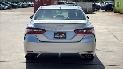 2022 Toyota Camry SE