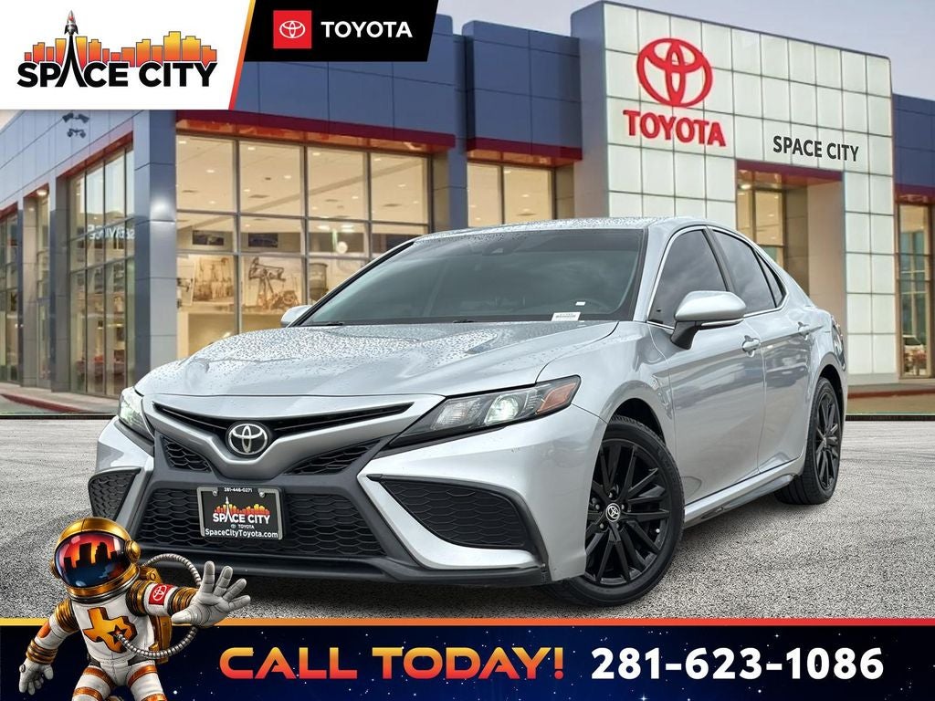 2022 Toyota CAMRY SE