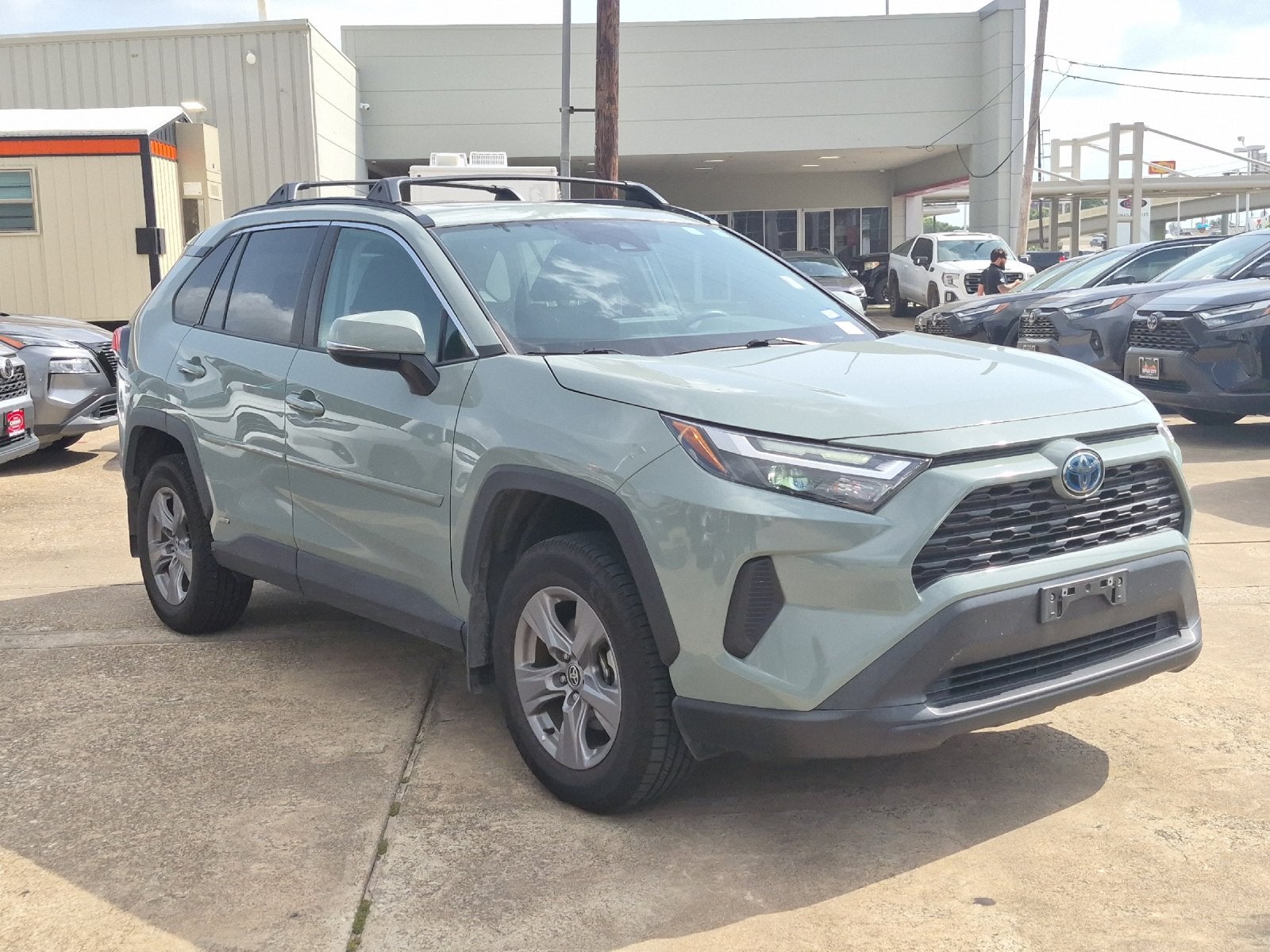 2022 Toyota RAV4 Hybrid XLE