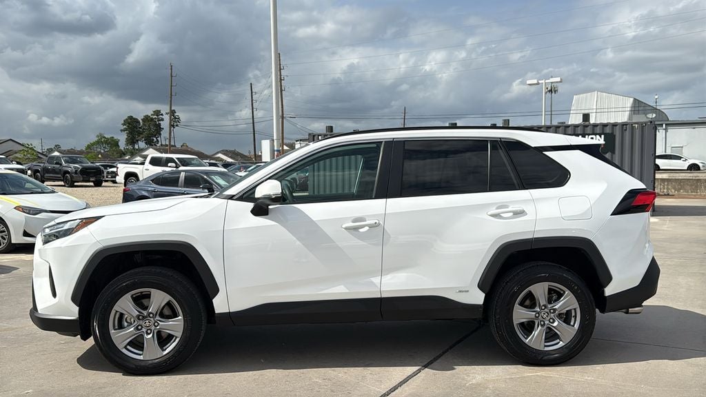 2025 Toyota RAV4 HYBRID XLE
