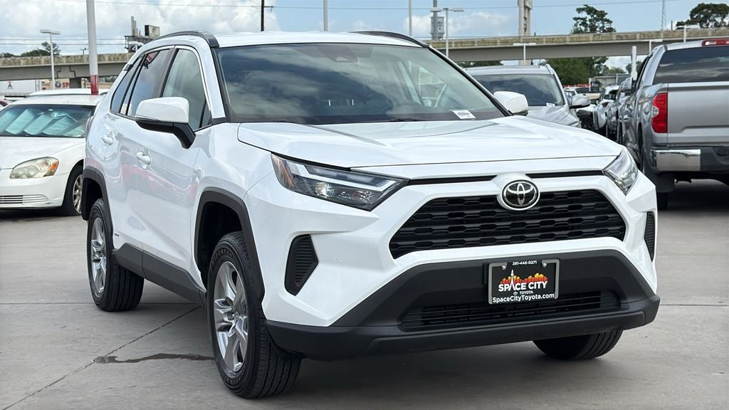 2025 Toyota RAV4 HYBRID XLE