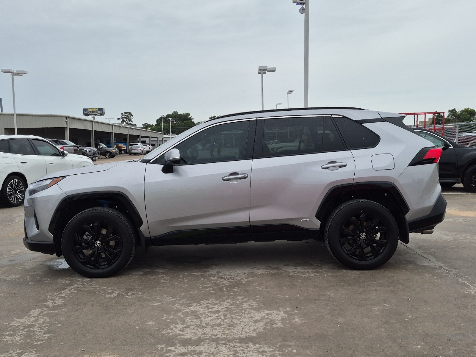 2022 Toyota RAV4 Hybrid SE