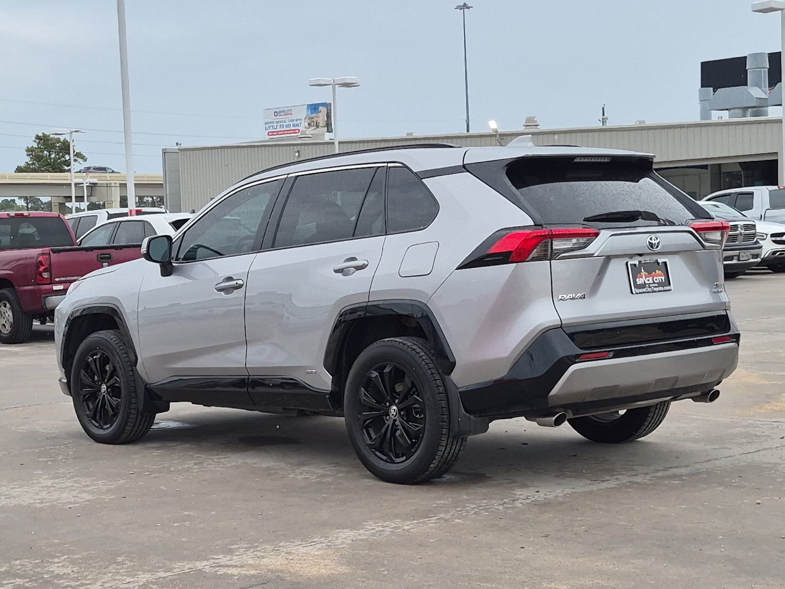 2022 Toyota RAV4 Hybrid SE