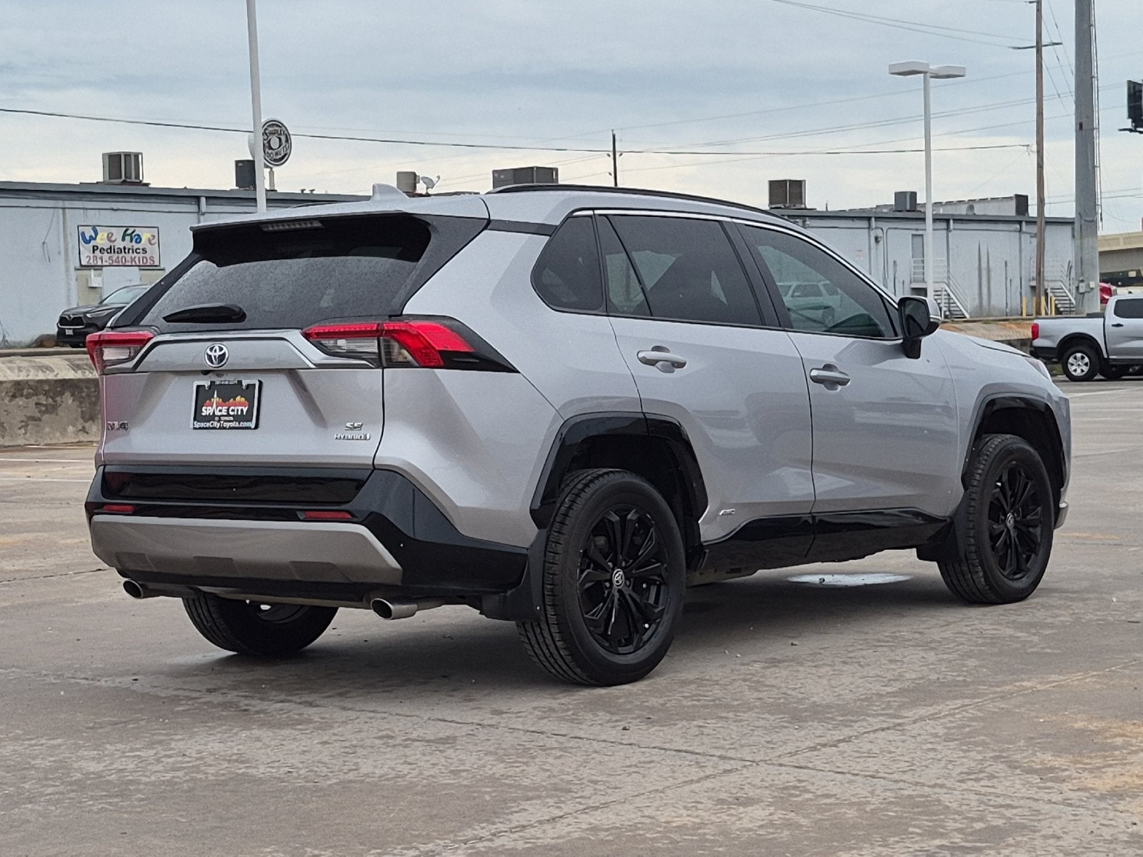 2022 Toyota RAV4 Hybrid SE