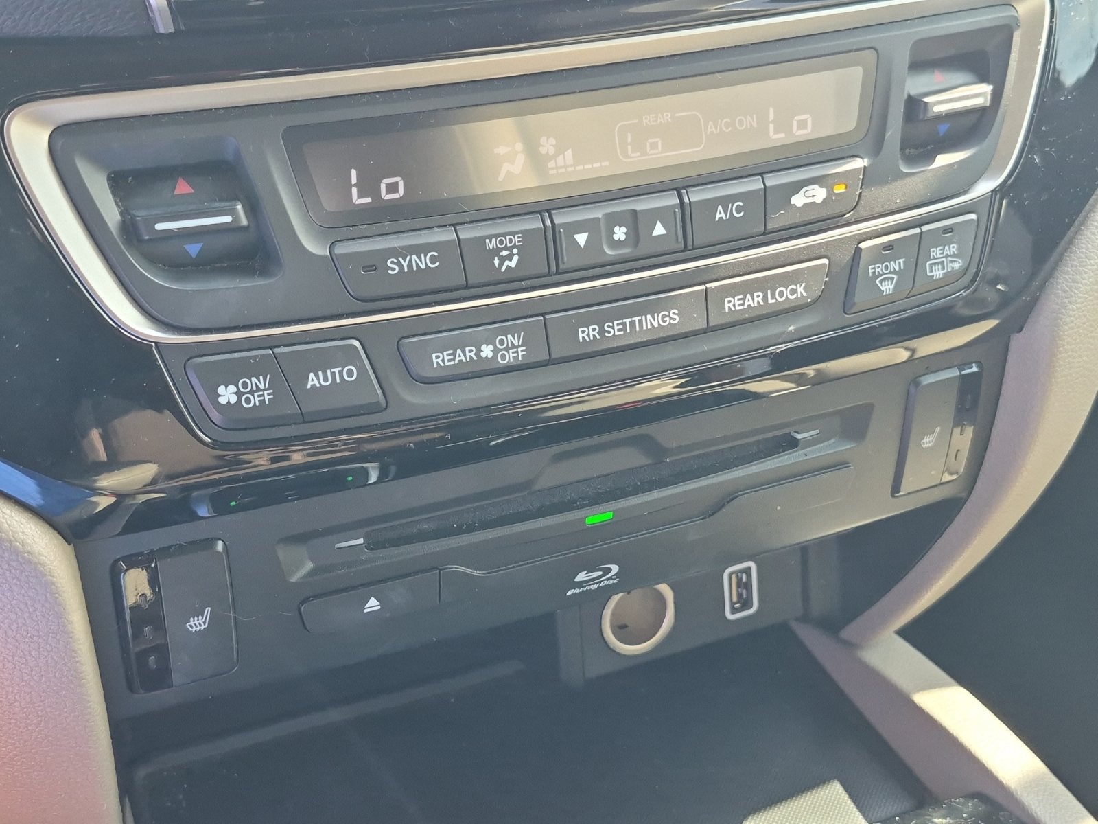 2022 Honda Pilot Touring 8 Passenger