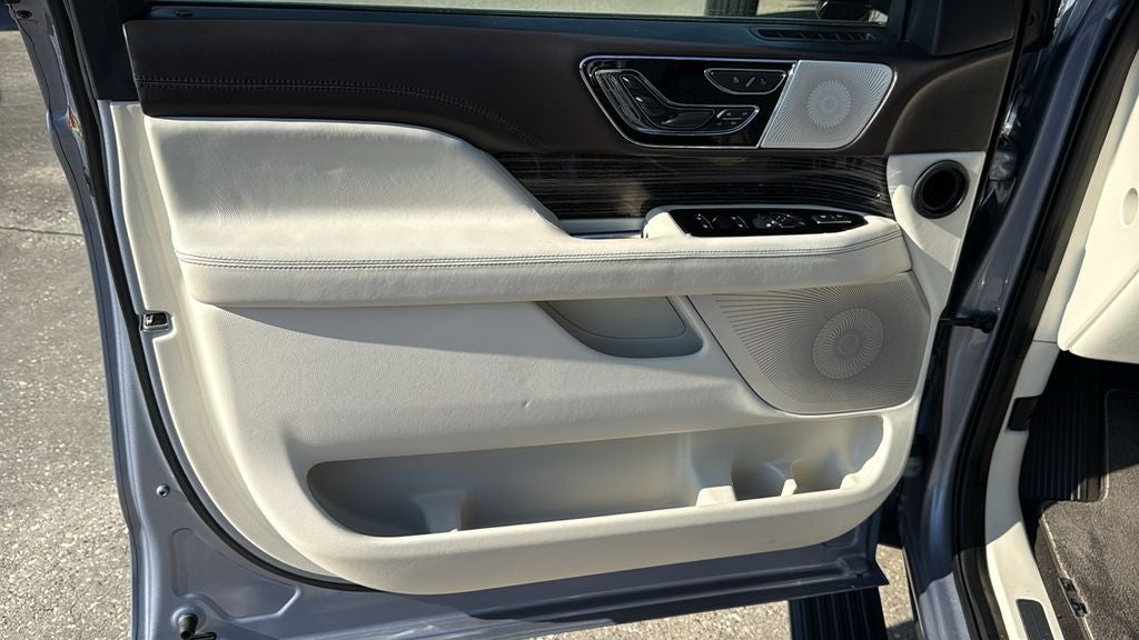 2022 Lincoln Navigator Black Label