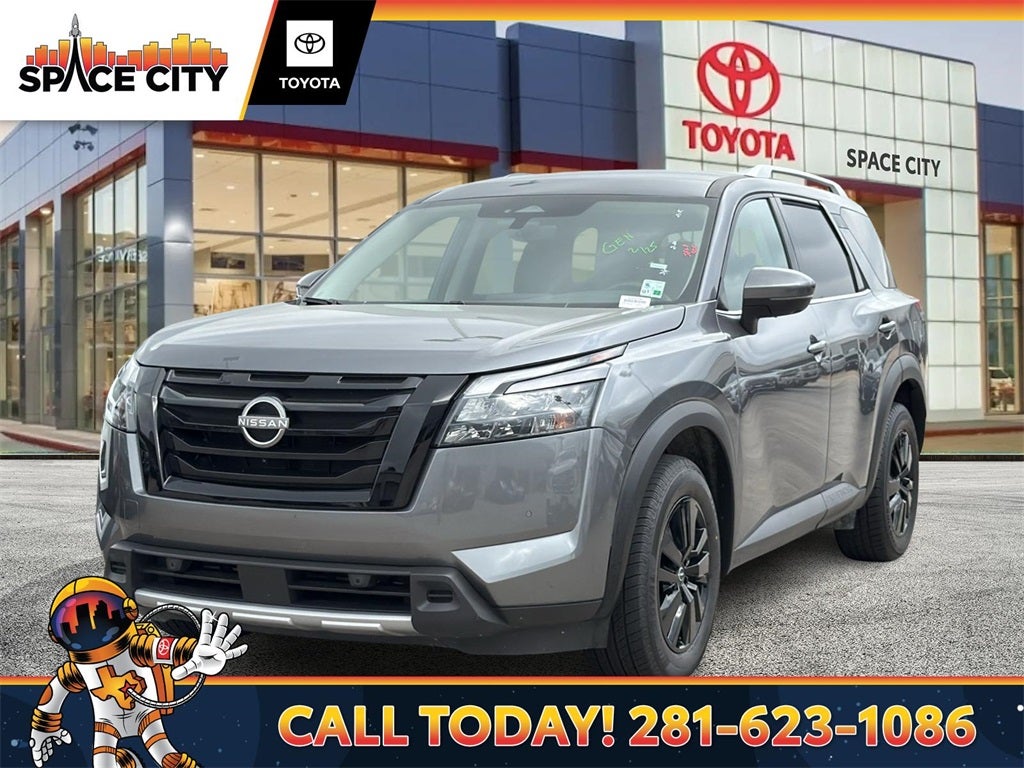 2025 Nissan Pathfinder SL