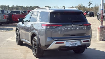 2025 Nissan Pathfinder SL