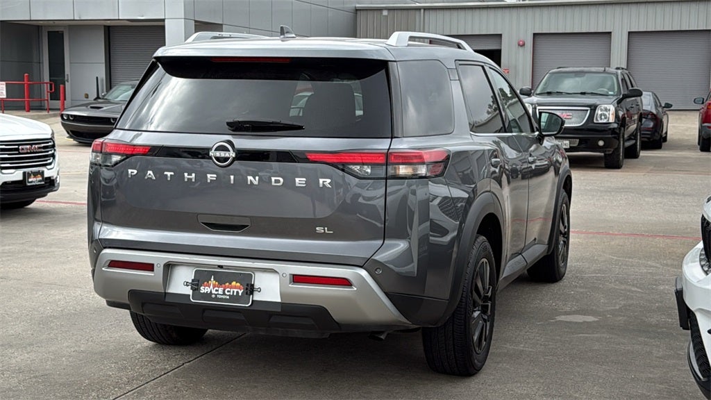 2025 Nissan Pathfinder SL