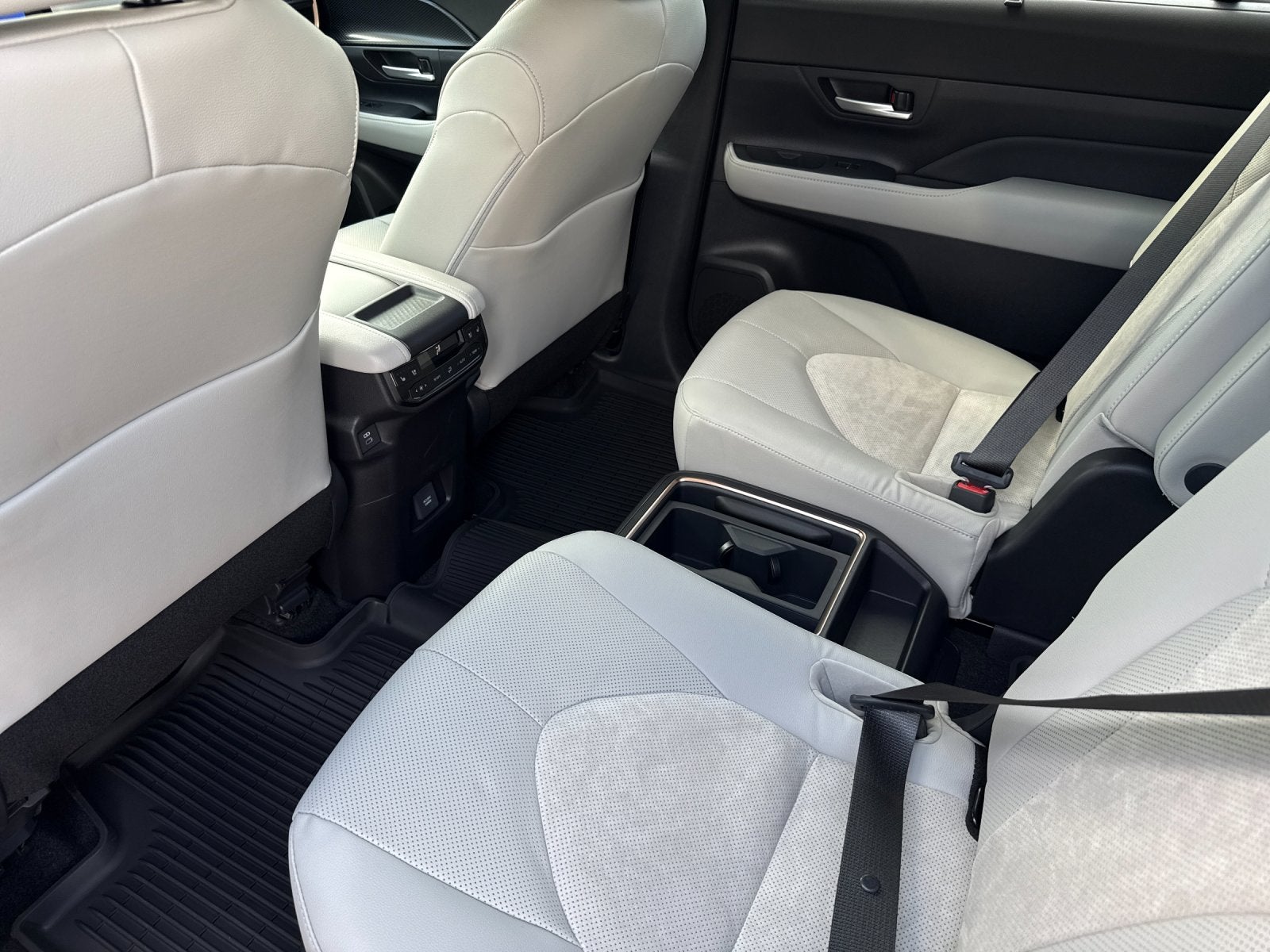 2026 Toyota Grand Highlander Hybrid Hybrid MAX Platinum