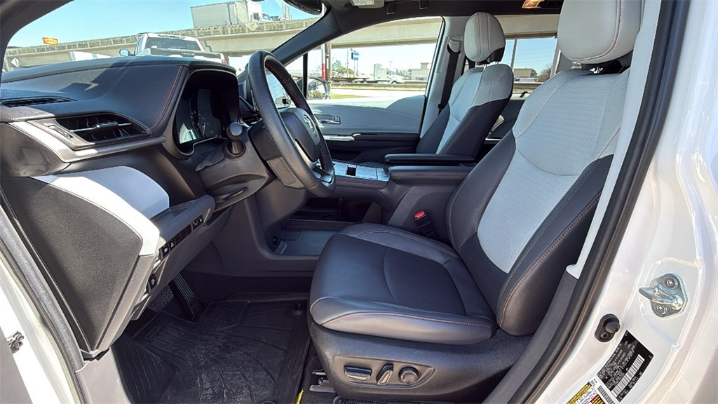 2024 Toyota SIENNA XSE XSE 7 Passenger