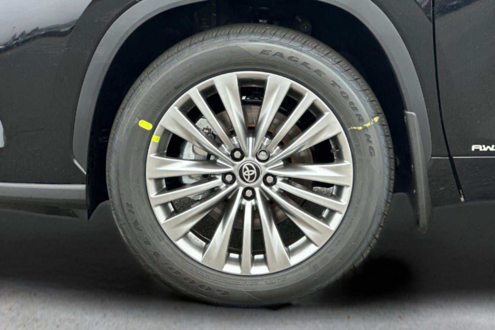 2026 Toyota Highlander Hybrid Platinum