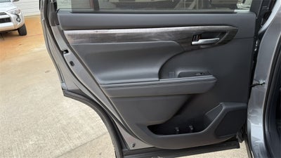 2025 Toyota Highlander Hybrid Hybrid Platinum