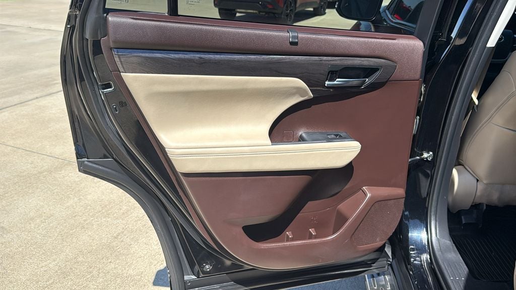 2022 Toyota HIGHLANDER Platinum