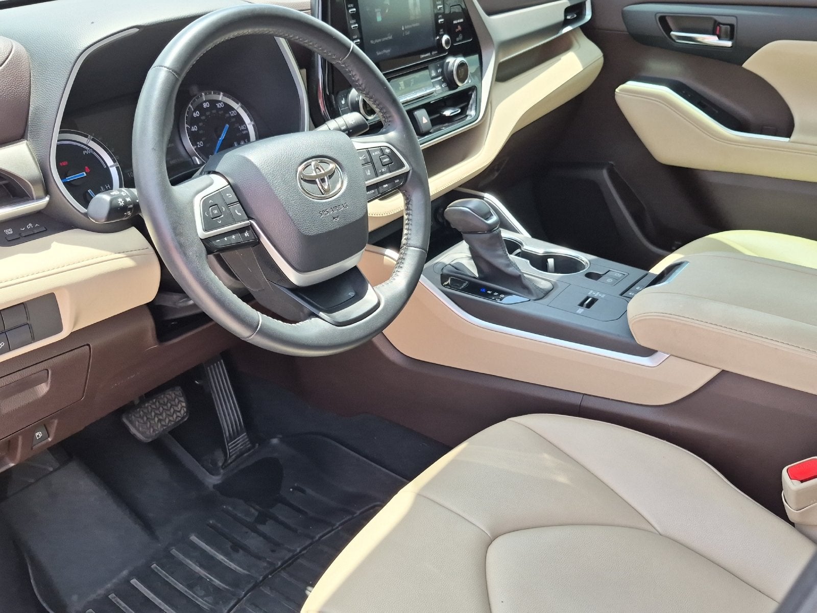 2022 Toyota Highlander Hybrid XLE