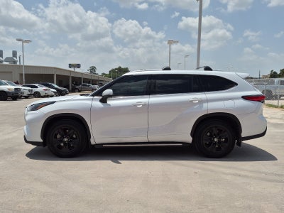 2022 Toyota Highlander Hybrid XLE