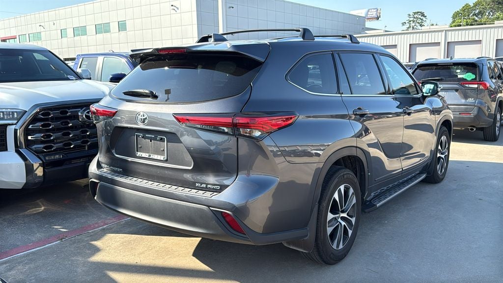 2021 Toyota HIGHLANDER XLE