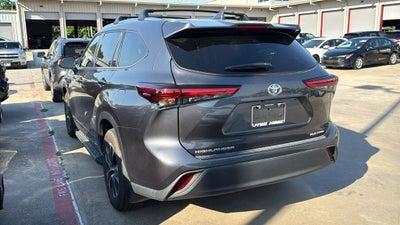 2021 Toyota HIGHLANDER XLE