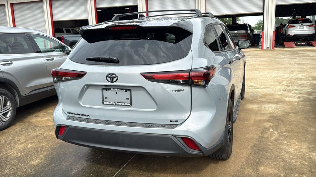 2025 Toyota Highlander Hybrid XLE