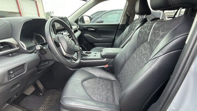 2025 Toyota Highlander Hybrid XLE