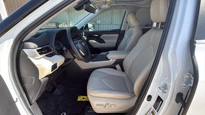 2023 Toyota HIGHLANDER XLE