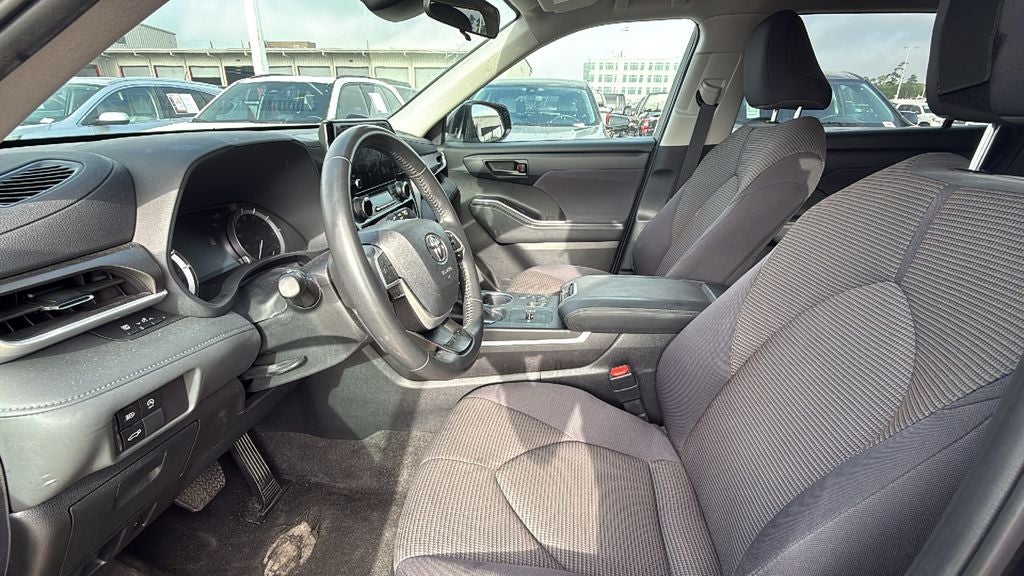 2024 Toyota HIGHLANDER LE