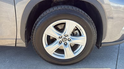 2023 Toyota HIGHLANDER LE