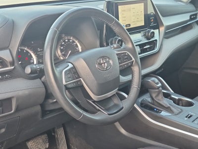 2024 Toyota Highlander LE