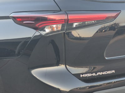 2024 Toyota Highlander LE