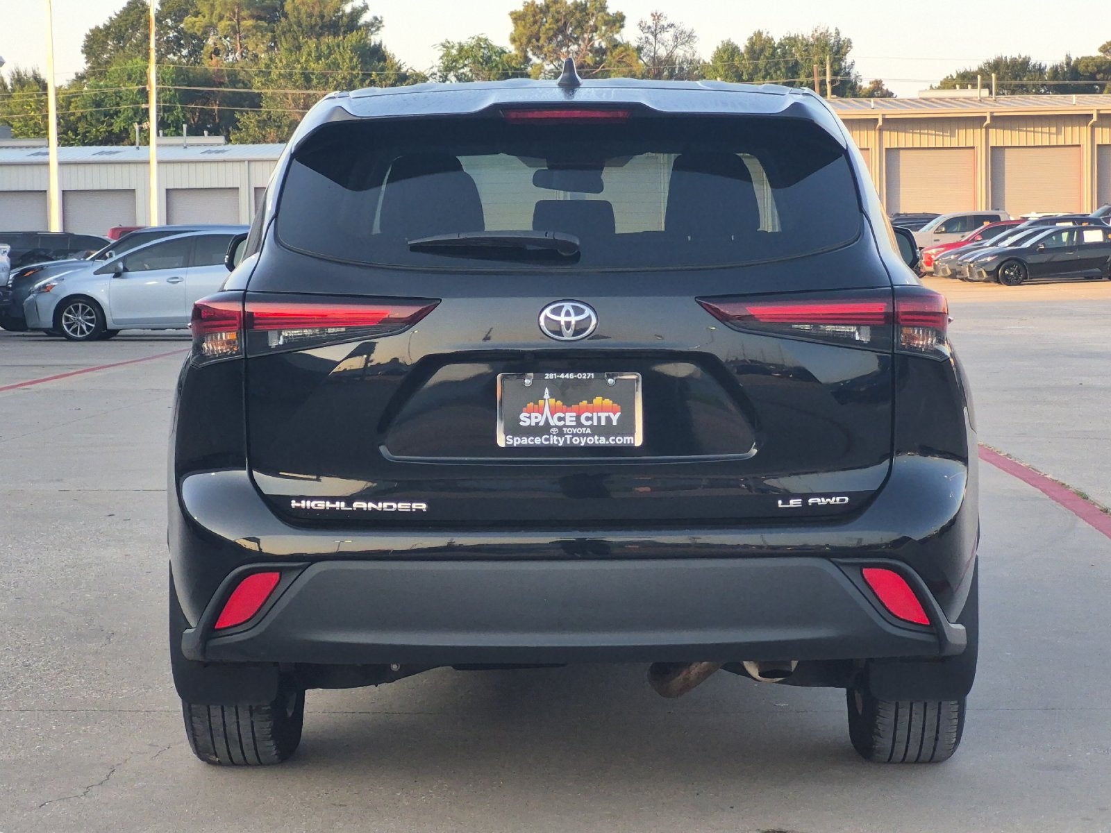 2024 Toyota Highlander LE