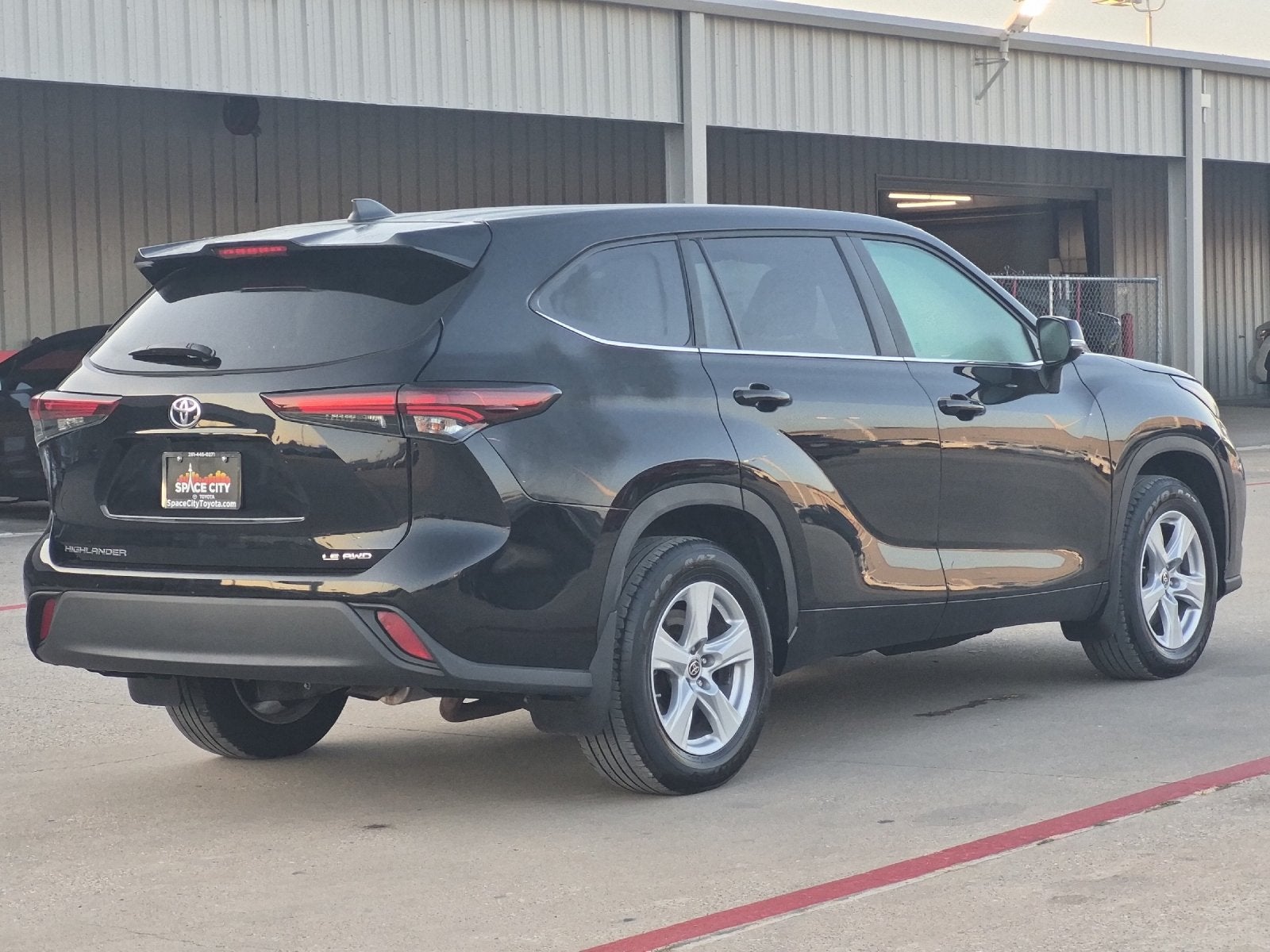 2024 Toyota Highlander LE