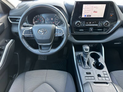 2025 Toyota Highlander LE