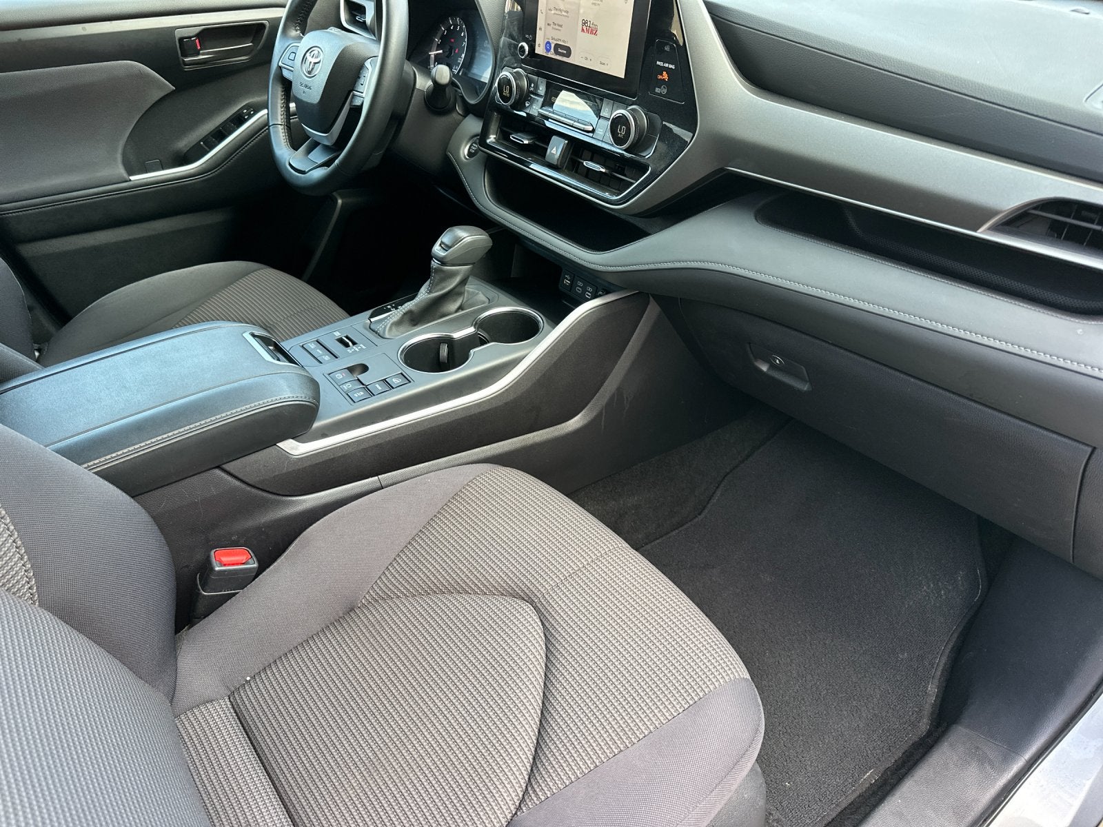 2025 Toyota Highlander LE