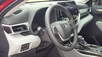2026 Toyota Highlander Platinum