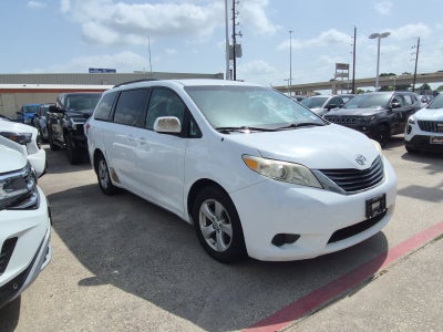 2014 Toyota SIENNA LE 3.5L LE 8 Passenger