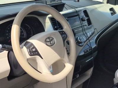 2014 Toyota SIENNA LE 3.5L LE 8 Passenger