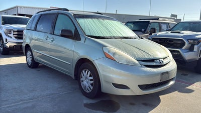 2010 Toyota SIENNA LE