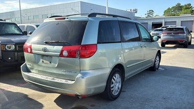 2010 Toyota SIENNA LE