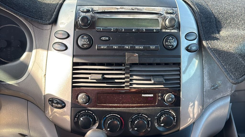 2010 Toyota SIENNA LE