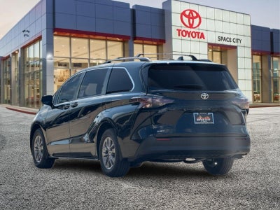 2026 Toyota Sienna LE