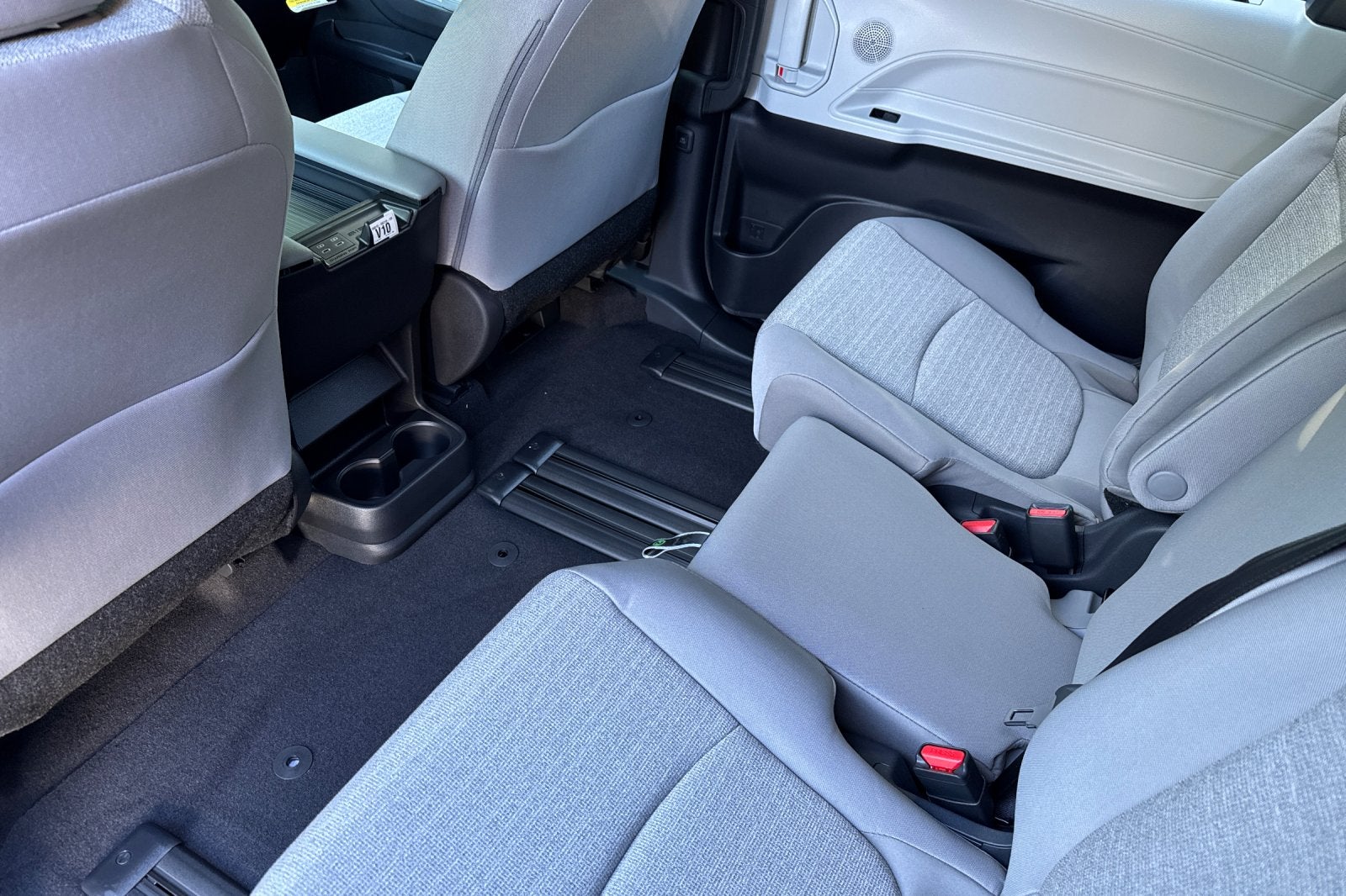 2026 Toyota Sienna LE 8 Passenger