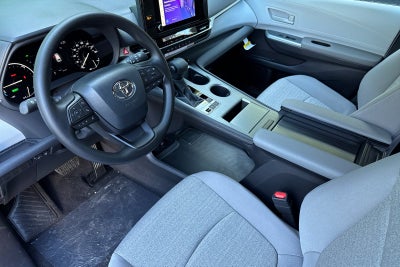 2026 Toyota Sienna LE 8 Passenger