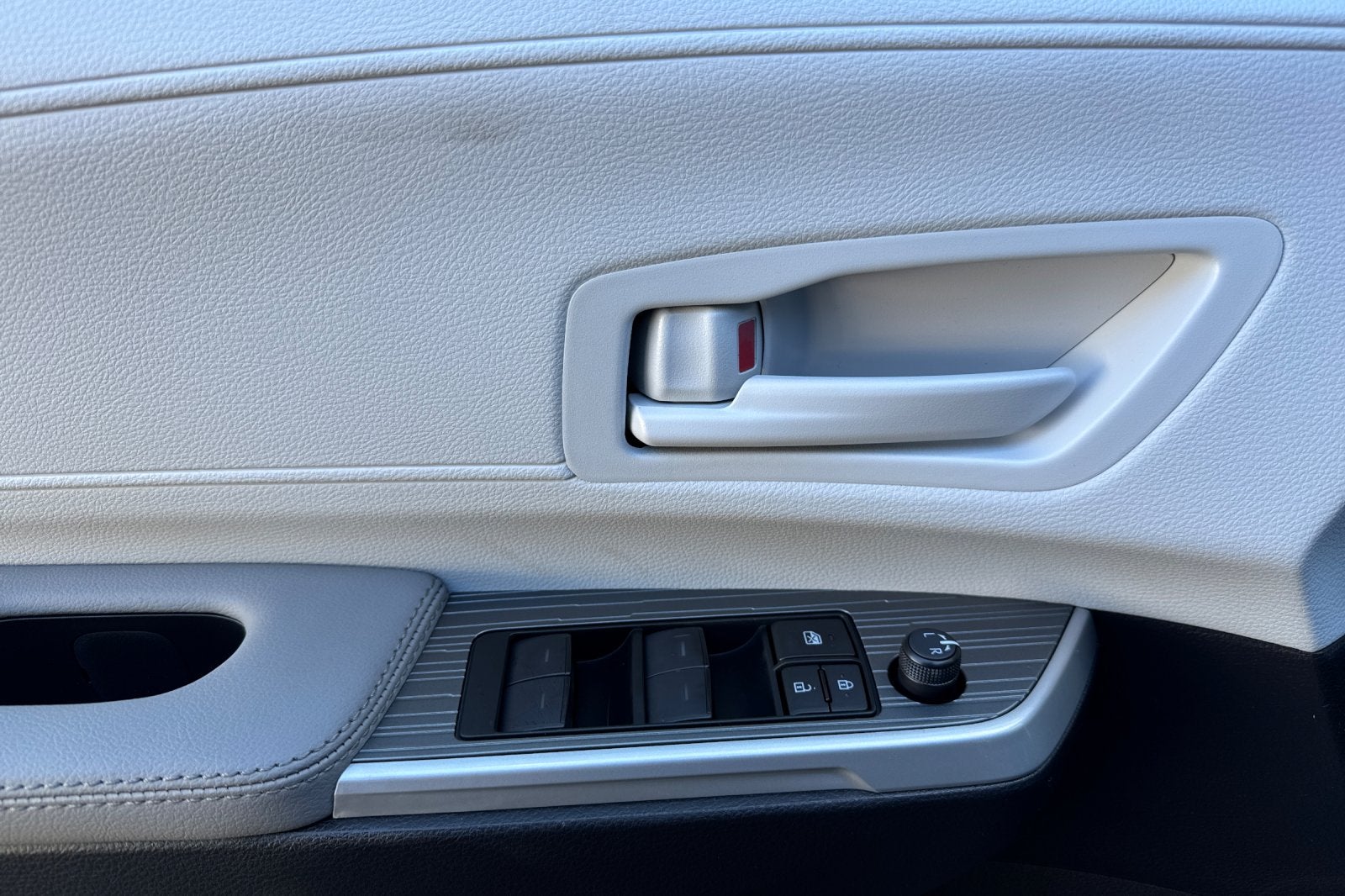 2026 Toyota Sienna LE 8 Passenger