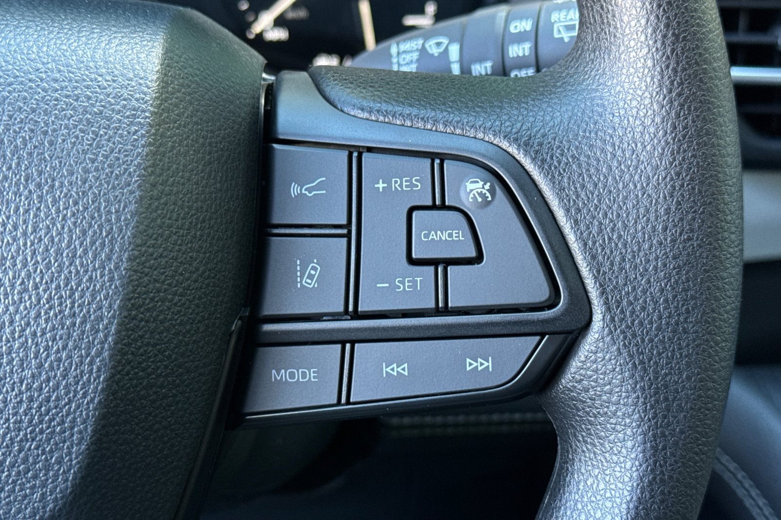 2026 Toyota Sienna LE 8 Passenger