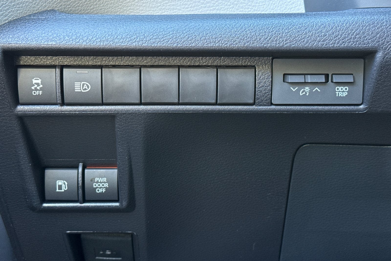 2026 Toyota Sienna LE 8 Passenger