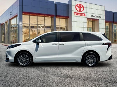 2026 Toyota Sienna LE 8 Passenger