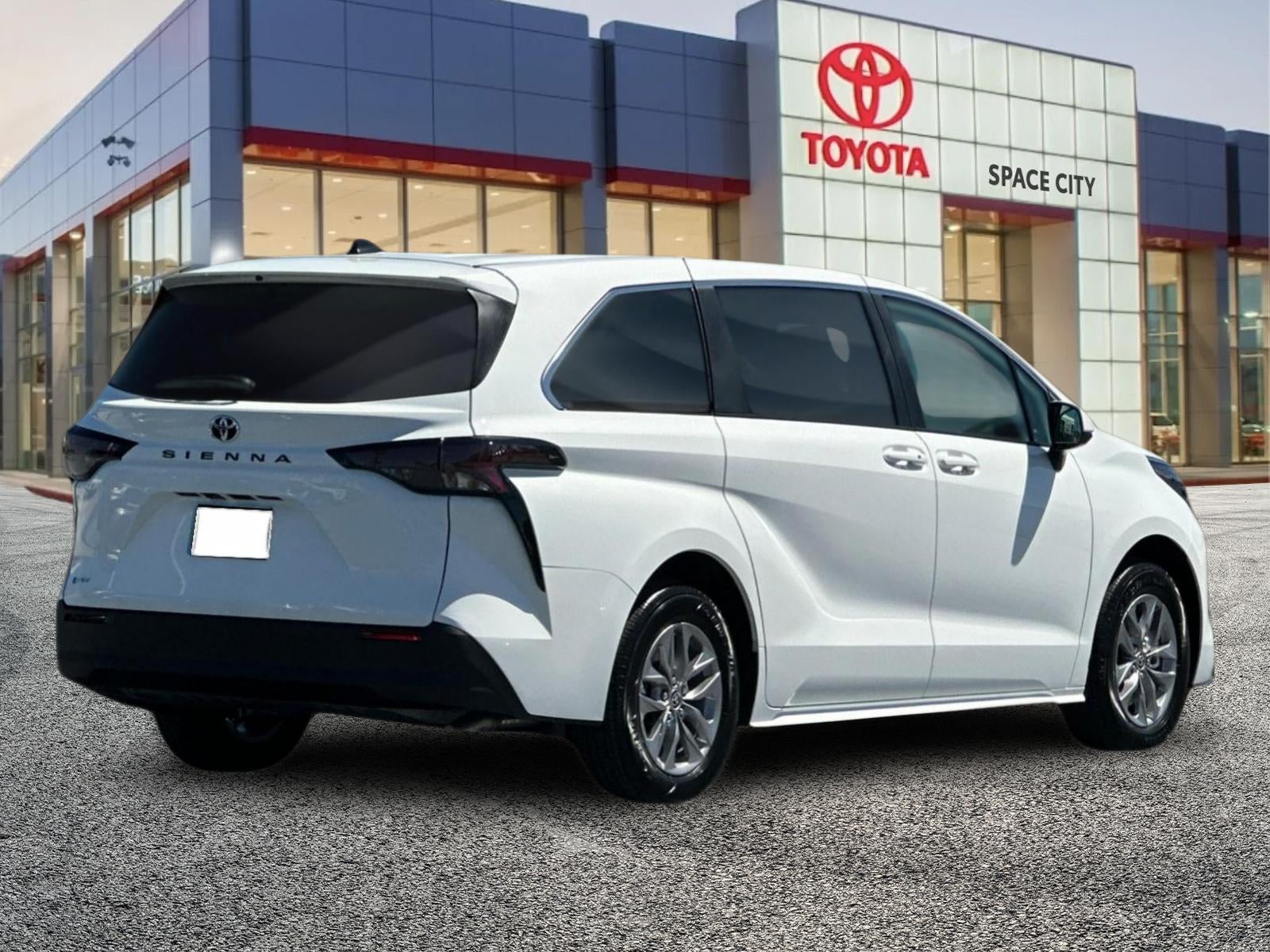 2026 Toyota Sienna LE 8 Passenger